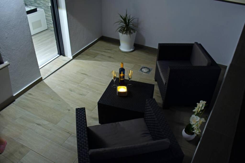 Alojamientos Lola, Suite Con Jacuzzi Benalup-Casas Viejas ภายนอก รูปภาพ
