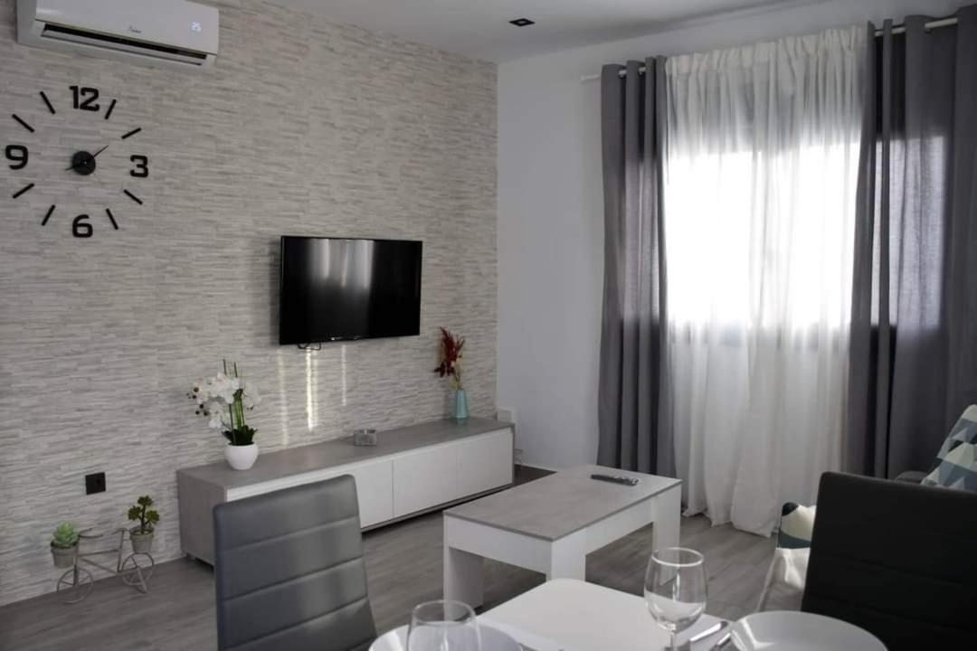 Alojamientos Lola, Suite Con Jacuzzi Benalup-Casas Viejas ภายนอก รูปภาพ