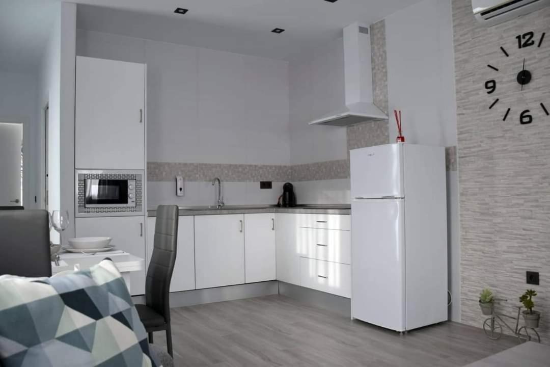 Alojamientos Lola, Suite Con Jacuzzi Benalup-Casas Viejas ภายนอก รูปภาพ