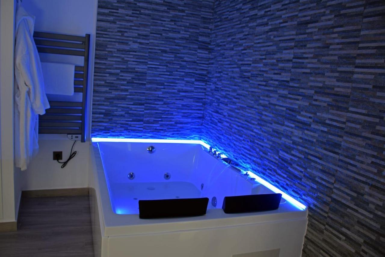 Alojamientos Lola, Suite Con Jacuzzi Benalup-Casas Viejas ภายนอก รูปภาพ