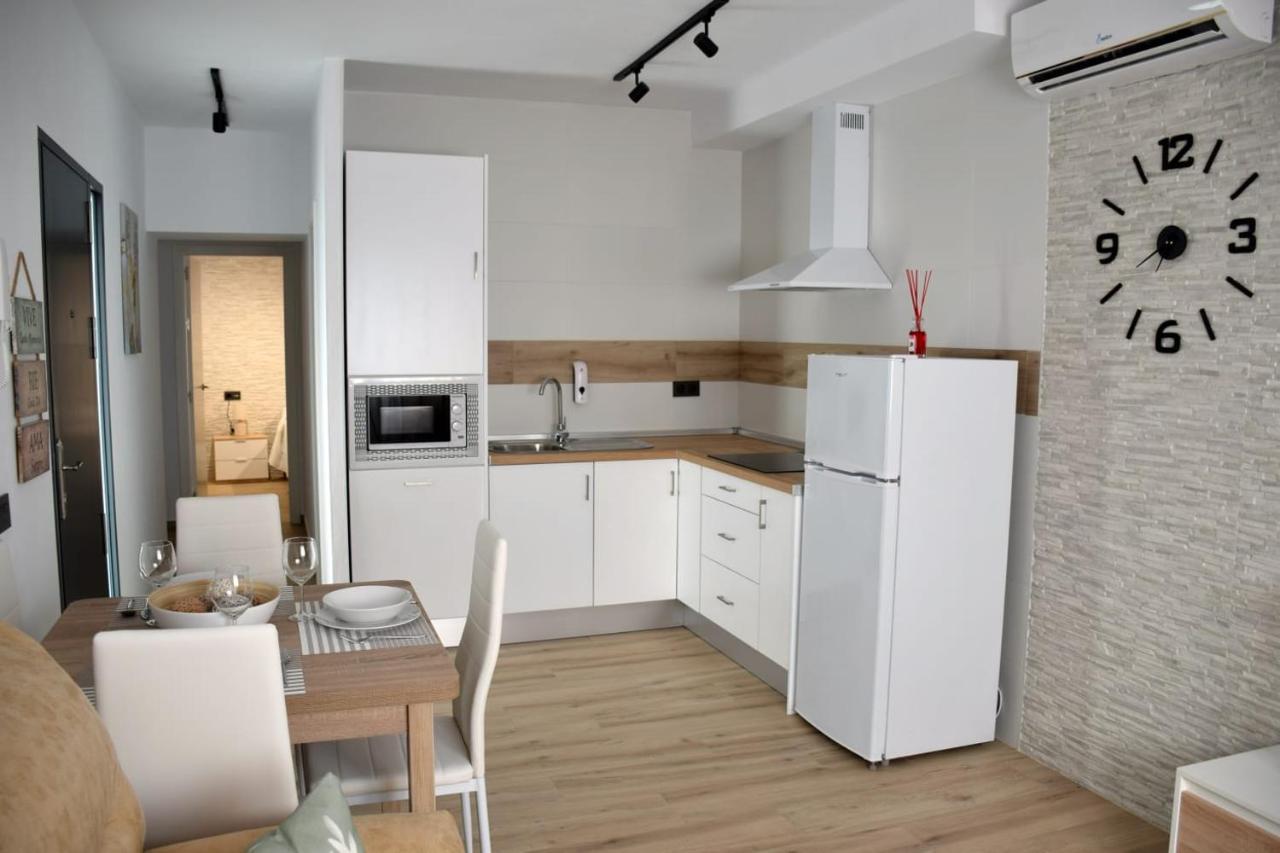 Alojamientos Lola, Suite Con Jacuzzi Benalup-Casas Viejas ภายนอก รูปภาพ