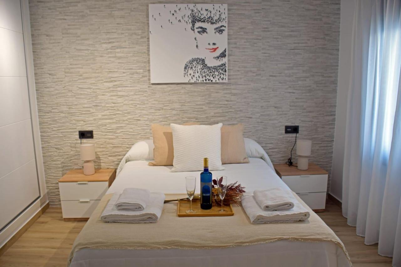 Alojamientos Lola, Suite Con Jacuzzi Benalup-Casas Viejas ภายนอก รูปภาพ